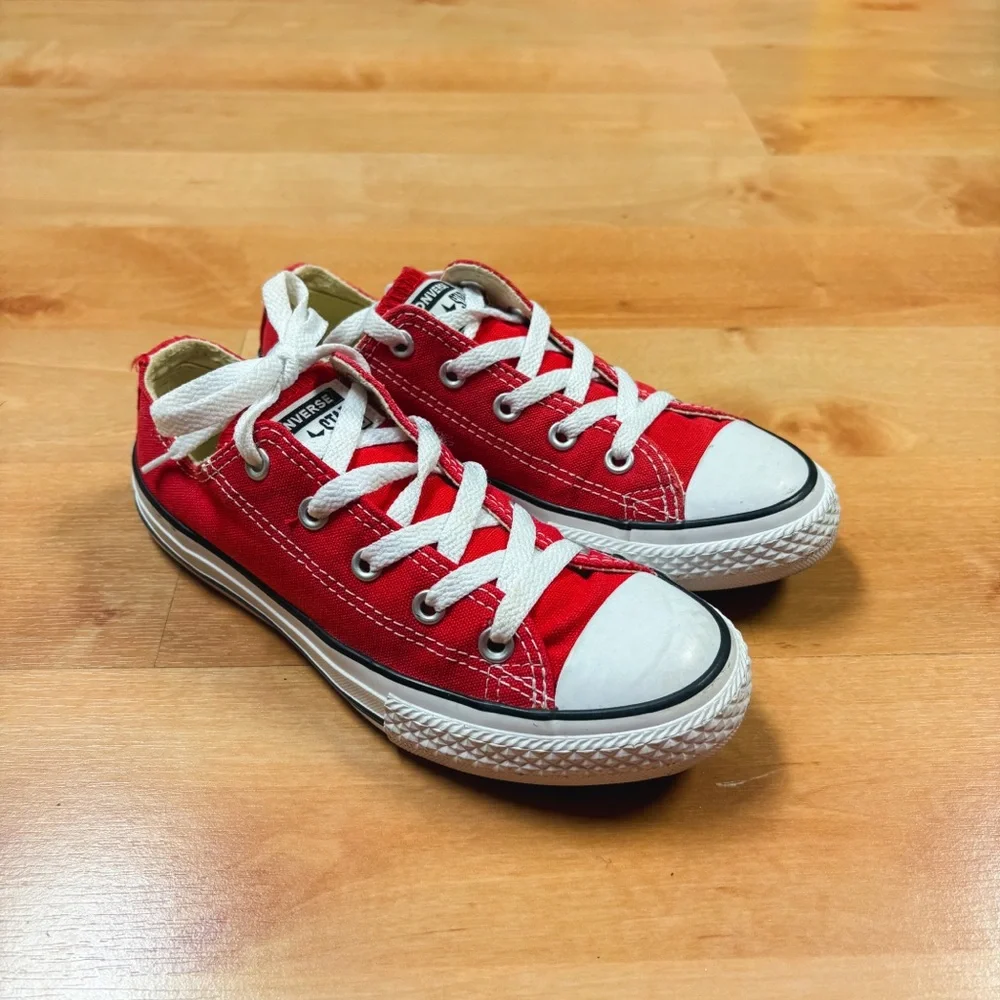 Converse Red Chuck Taylor All Star Classic Low Top Sneakers Unisex Kids Size 1.5
